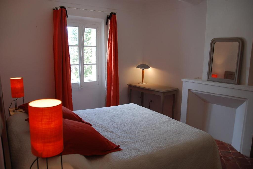 Le Domaine Saint Jean Saint-Saturnin-d'Apt Quarto foto