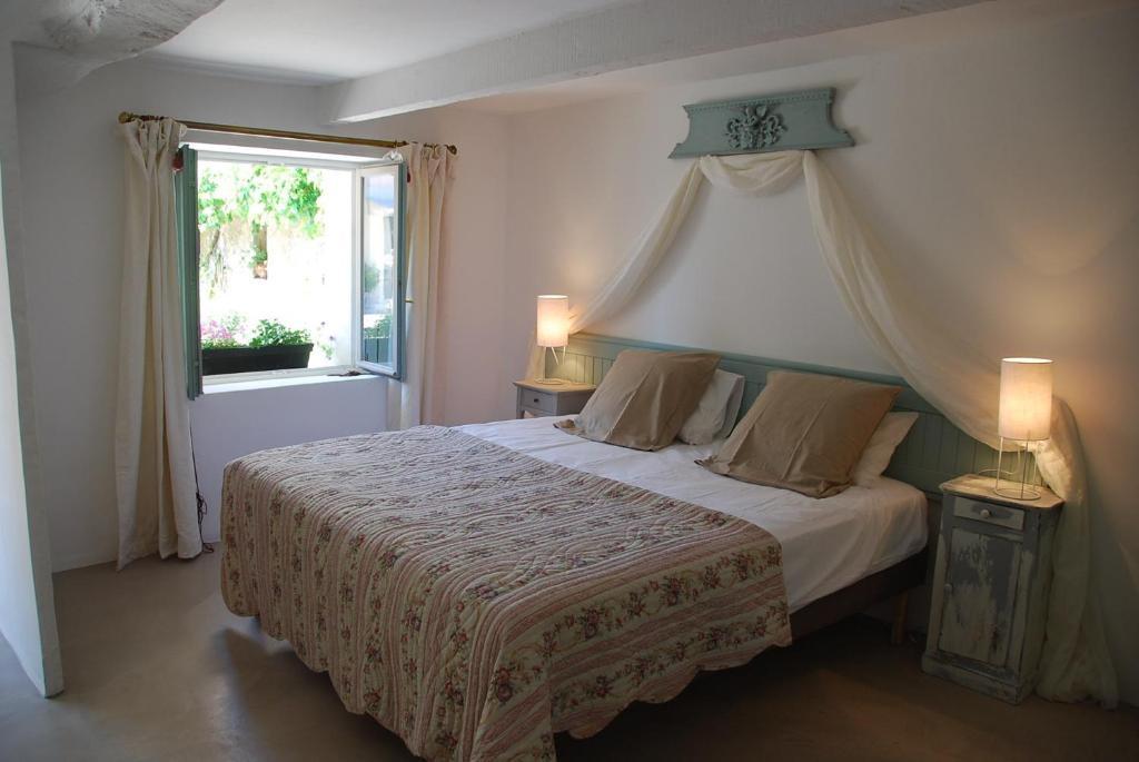 Le Domaine Saint Jean Saint-Saturnin-d'Apt Quarto foto